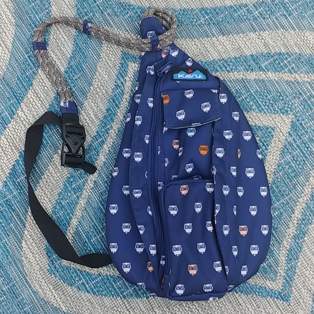 KAVU MIDNIGHT OWL ROPE SLING BAG! Perfect!
